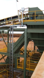 Ore storage and transfer system